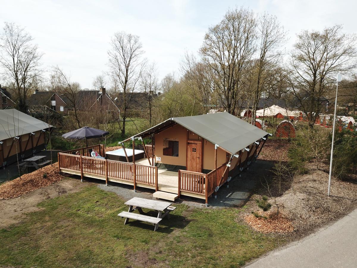 6-persoons Safaritent met jacuzzi
